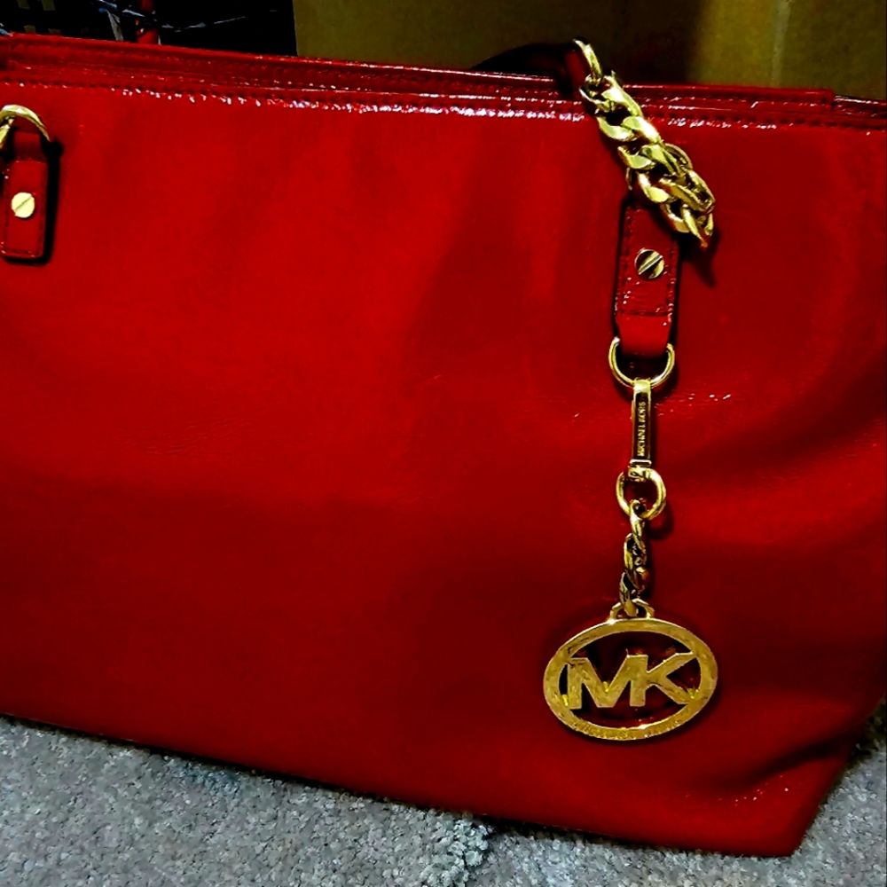 NWT Michael Kors patent leather jet set tote 15x10x5